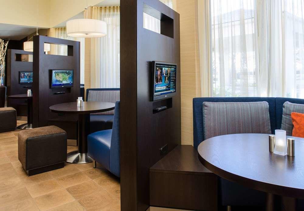 Hotel Courtyard Arrowood Charlotte