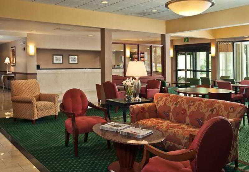 Courtyard Arrowood 3*