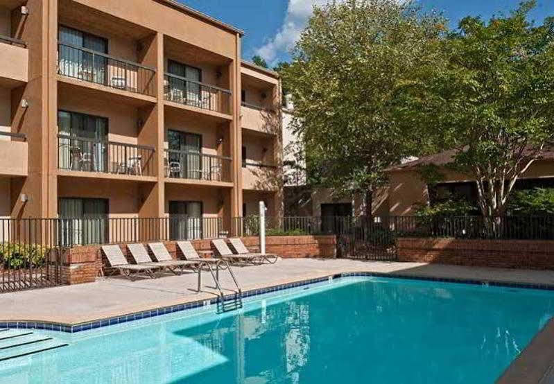 Courtyard Arrowood Hotel